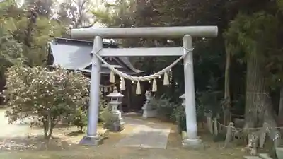 鹿嶋高房神社の鳥居
