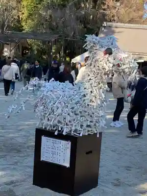 賀茂別雷神社（上賀茂神社）の{uncategorized: "未分類", other: "その他", undefined: "問題あり", building: "その他建物", grave: "お墓", sacred_gate: "鳥居", guardian: "狛犬", statue: "像", buddha: "仏像", history: "歴史", nature: "自然", garden: "庭園", animal: "動物", pagoda: "塔", temizu: "手水舎", mountain_gate: "山門・神門", sanctuary: "本殿・本堂", subordinate: "末社・摂社", art: "芸術", scenery: "景色", jizo: "地蔵", ema: "絵馬", goshuin: "御朱印", omikuji: "おみくじ", items: "授与品その他", amulet: "お守り", goshuincho: "御朱印帳", eats: "食事", festival: "お祭り", votive_dance: "神楽", shichigosan: "七五三参", wedding: "結婚式", experience: "体験その他", initially: "初詣", around: "周辺", anti_infection: "感染症対策"}