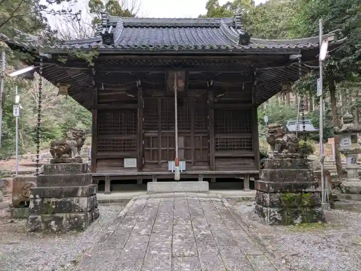 湯谷神社の{uncategorized: "未分類", other: "その他", undefined: "問題あり", building: "その他建物", grave: "お墓", sacred_gate: "鳥居", guardian: "狛犬", statue: "像", buddha: "仏像", history: "歴史", nature: "自然", garden: "庭園", animal: "動物", pagoda: "塔", temizu: "手水舎", mountain_gate: "山門・神門", sanctuary: "本殿・本堂", subordinate: "末社・摂社", art: "芸術", scenery: "景色", jizo: "地蔵", ema: "絵馬", goshuin: "御朱印", omikuji: "おみくじ", items: "授与品その他", amulet: "お守り", goshuincho: "御朱印帳", eats: "食事", festival: "お祭り", votive_dance: "神楽", shichigosan: "七五三参", wedding: "結婚式", experience: "体験その他", initially: "初詣", around: "周辺", anti_infection: "感染症対策"}