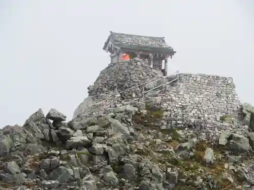 雄山神社峰本社の本殿