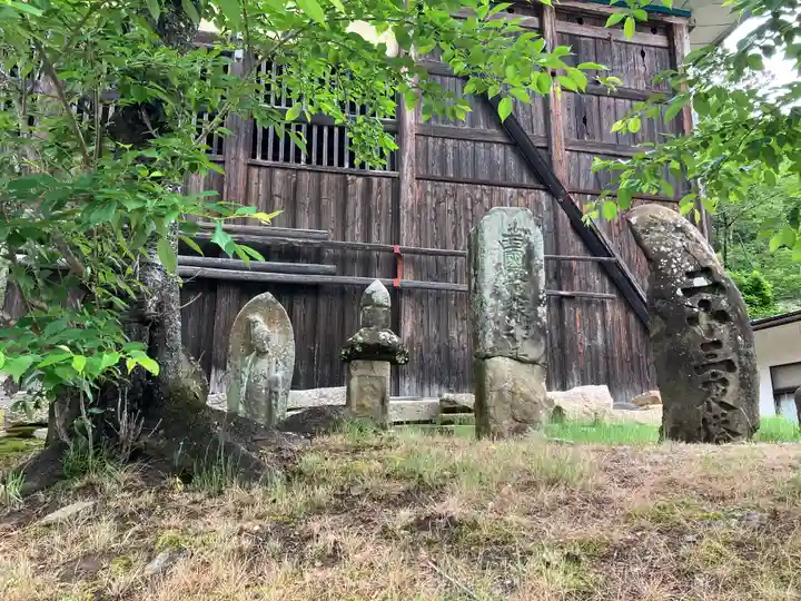 諏訪社神明社合殿(長野県)