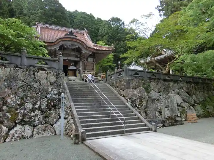 明石寺の本殿・本堂
