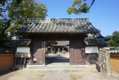 戒壇院の山門・神門