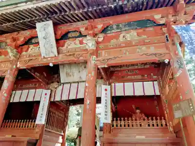 北口本宮冨士浅間神社の山門・神門