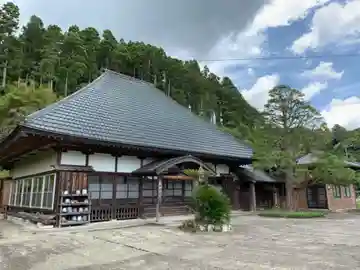 三島寺の本殿・本堂