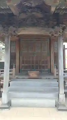 自性院の本殿・本堂