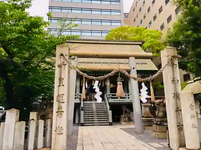 白神社の鳥居