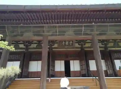 常楽寺の本殿・本堂