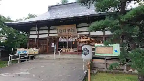 諏訪神社の本殿