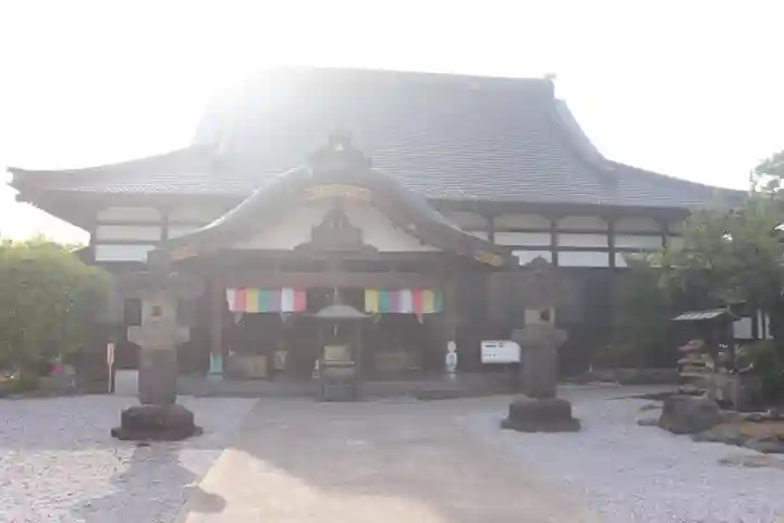 法長寺の本殿・本堂