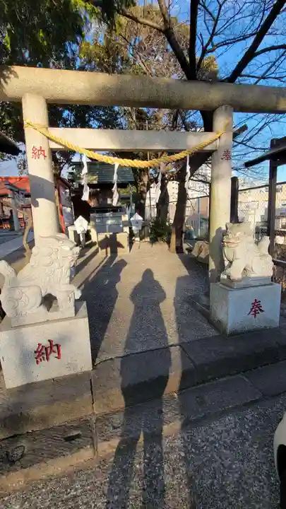 (芝生)浅間神社の鳥居