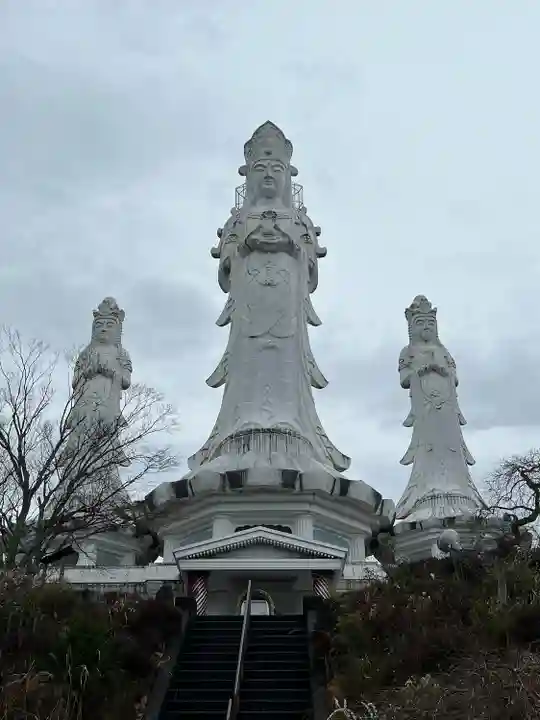 鳥居観音(埼玉県)