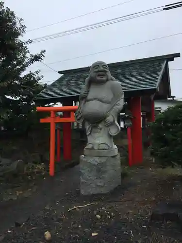 白老八幡神社の像