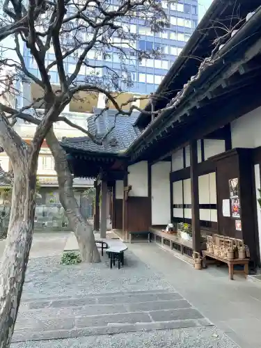 常圓寺の{uncategorized: "未分類", other: "その他", undefined: "問題あり", building: "その他建物", grave: "お墓", sacred_gate: "鳥居", guardian: "狛犬", statue: "像", buddha: "仏像", history: "歴史", nature: "自然", garden: "庭園", animal: "動物", pagoda: "塔", temizu: "手水舎", mountain_gate: "山門・神門", sanctuary: "本殿・本堂", subordinate: "末社・摂社", art: "芸術", scenery: "景色", jizo: "地蔵", ema: "絵馬", goshuin: "御朱印", omikuji: "おみくじ", items: "授与品その他", amulet: "お守り", goshuincho: "御朱印帳", eats: "食事", festival: "お祭り", votive_dance: "神楽", shichigosan: "七五三参", wedding: "結婚式", experience: "体験その他", initially: "初詣", around: "周辺", anti_infection: "感染症対策"}