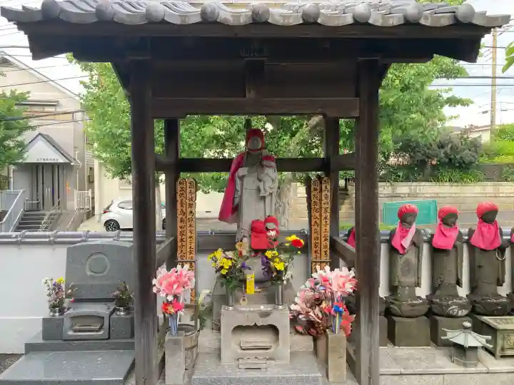薬王寺の{uncategorized: "未分類", other: "その他", undefined: "問題あり", building: "その他建物", grave: "お墓", sacred_gate: "鳥居", guardian: "狛犬", statue: "像", buddha: "仏像", history: "歴史", nature: "自然", garden: "庭園", animal: "動物", pagoda: "塔", temizu: "手水舎", mountain_gate: "山門・神門", sanctuary: "本殿・本堂", subordinate: "末社・摂社", art: "芸術", scenery: "景色", jizo: "地蔵", ema: "絵馬", goshuin: "御朱印", omikuji: "おみくじ", items: "授与品その他", amulet: "お守り", goshuincho: "御朱印帳", eats: "食事", festival: "お祭り", votive_dance: "神楽", shichigosan: "七五三参", wedding: "結婚式", experience: "体験その他", initially: "初詣", around: "周辺", anti_infection: "感染症対策"}