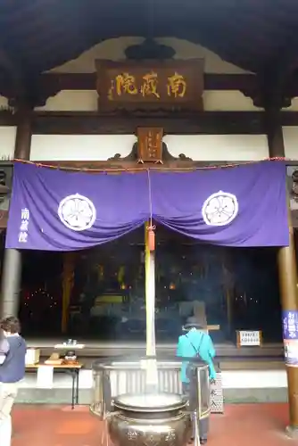 南蔵院の本殿・本堂