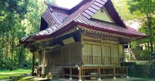 諏訪神社の本殿