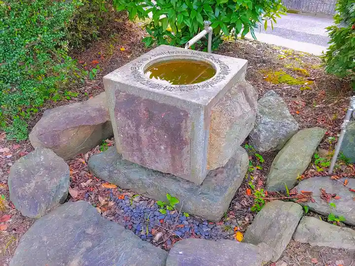 山王社(観音堂屋敷)の手水舎
