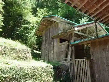吾那神社の本殿・本堂