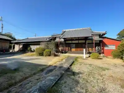 本宗寺の{uncategorized: "未分類", other: "その他", undefined: "問題あり", building: "その他建物", grave: "お墓", sacred_gate: "鳥居", guardian: "狛犬", statue: "像", buddha: "仏像", history: "歴史", nature: "自然", garden: "庭園", animal: "動物", pagoda: "塔", temizu: "手水舎", mountain_gate: "山門・神門", sanctuary: "本殿・本堂", subordinate: "末社・摂社", art: "芸術", scenery: "景色", jizo: "地蔵", ema: "絵馬", goshuin: "御朱印", omikuji: "おみくじ", items: "授与品その他", amulet: "お守り", goshuincho: "御朱印帳", eats: "食事", festival: "お祭り", votive_dance: "神楽", shichigosan: "七五三参", wedding: "結婚式", experience: "体験その他", initially: "初詣", around: "周辺", anti_infection: "感染症対策"}