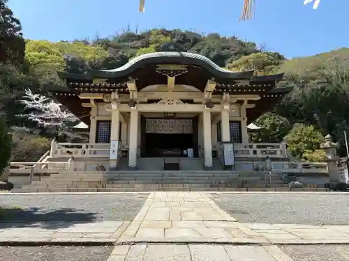 沼名前神社の{uncategorized: "未分類", other: "その他", undefined: "問題あり", building: "その他建物", grave: "お墓", sacred_gate: "鳥居", guardian: "狛犬", statue: "像", buddha: "仏像", history: "歴史", nature: "自然", garden: "庭園", animal: "動物", pagoda: "塔", temizu: "手水舎", mountain_gate: "山門・神門", sanctuary: "本殿・本堂", subordinate: "末社・摂社", art: "芸術", scenery: "景色", jizo: "地蔵", ema: "絵馬", goshuin: "御朱印", omikuji: "おみくじ", items: "授与品その他", amulet: "お守り", goshuincho: "御朱印帳", eats: "食事", festival: "お祭り", votive_dance: "神楽", shichigosan: "七五三参", wedding: "結婚式", experience: "体験その他", initially: "初詣", around: "周辺", anti_infection: "感染症対策"}