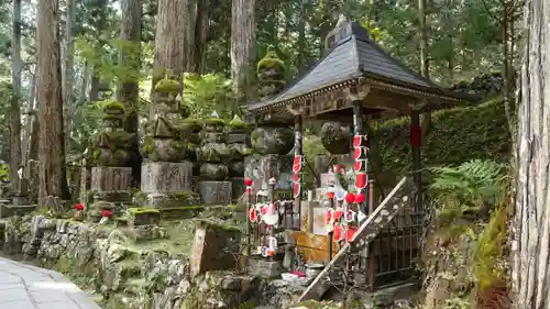 高野山金剛峯寺奥の院(和歌山県)