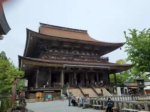 金峯山寺の本殿・本堂