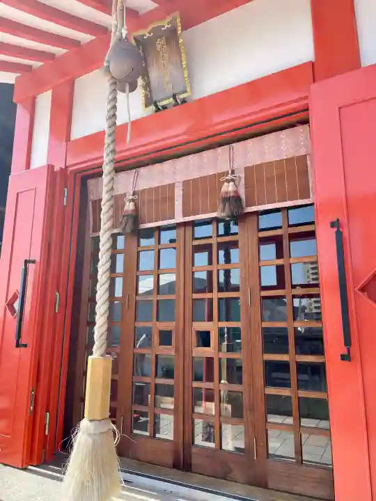 上土朝日稲荷神社の{uncategorized: "未分類", other: "その他", undefined: "問題あり", building: "その他建物", grave: "お墓", sacred_gate: "鳥居", guardian: "狛犬", statue: "像", buddha: "仏像", history: "歴史", nature: "自然", garden: "庭園", animal: "動物", pagoda: "塔", temizu: "手水舎", mountain_gate: "山門・神門", sanctuary: "本殿・本堂", subordinate: "末社・摂社", art: "芸術", scenery: "景色", jizo: "地蔵", ema: "絵馬", goshuin: "御朱印", omikuji: "おみくじ", items: "授与品その他", amulet: "お守り", goshuincho: "御朱印帳", eats: "食事", festival: "お祭り", votive_dance: "神楽", shichigosan: "七五三参", wedding: "結婚式", experience: "体験その他", initially: "初詣", around: "周辺", anti_infection: "感染症対策"}