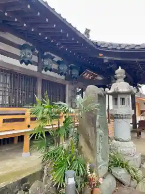 本乗寺の{uncategorized: "未分類", other: "その他", undefined: "問題あり", building: "その他建物", grave: "お墓", sacred_gate: "鳥居", guardian: "狛犬", statue: "像", buddha: "仏像", history: "歴史", nature: "自然", garden: "庭園", animal: "動物", pagoda: "塔", temizu: "手水舎", mountain_gate: "山門・神門", sanctuary: "本殿・本堂", subordinate: "末社・摂社", art: "芸術", scenery: "景色", jizo: "地蔵", ema: "絵馬", goshuin: "御朱印", omikuji: "おみくじ", items: "授与品その他", amulet: "お守り", goshuincho: "御朱印帳", eats: "食事", festival: "お祭り", votive_dance: "神楽", shichigosan: "七五三参", wedding: "結婚式", experience: "体験その他", initially: "初詣", around: "周辺", anti_infection: "感染症対策"}