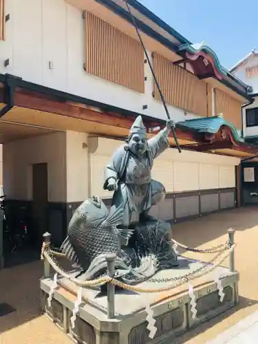 布施戎神社の像