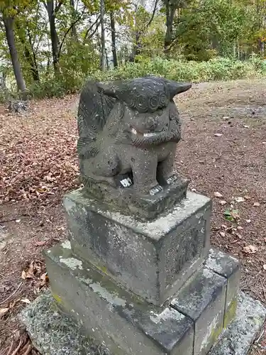 雨煙別神社の狛犬