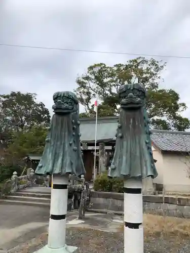 新北神社の狛犬