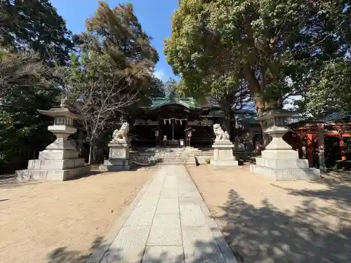 河内國魂神社の{uncategorized: "未分類", other: "その他", undefined: "問題あり", building: "その他建物", grave: "お墓", sacred_gate: "鳥居", guardian: "狛犬", statue: "像", buddha: "仏像", history: "歴史", nature: "自然", garden: "庭園", animal: "動物", pagoda: "塔", temizu: "手水舎", mountain_gate: "山門・神門", sanctuary: "本殿・本堂", subordinate: "末社・摂社", art: "芸術", scenery: "景色", jizo: "地蔵", ema: "絵馬", goshuin: "御朱印", omikuji: "おみくじ", items: "授与品その他", amulet: "お守り", goshuincho: "御朱印帳", eats: "食事", festival: "お祭り", votive_dance: "神楽", shichigosan: "七五三参", wedding: "結婚式", experience: "体験その他", initially: "初詣", around: "周辺", anti_infection: "感染症対策"}