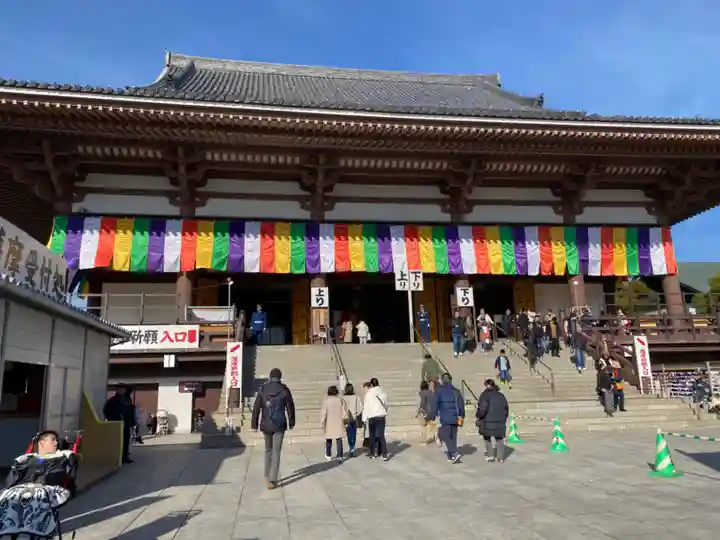 西新井大師総持寺の本殿・本堂