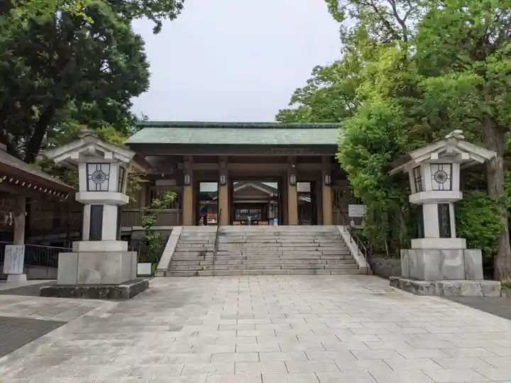 東郷神社の山門・神門