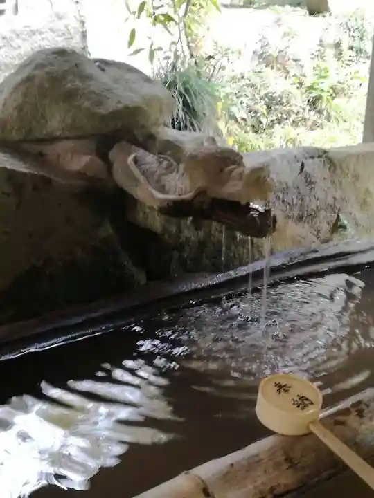五所駒瀧神社の手水舎