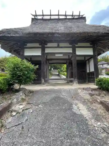 宝山寺の山門