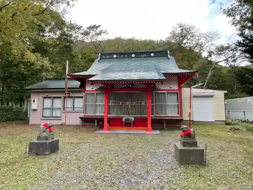 稲荷神社の本殿