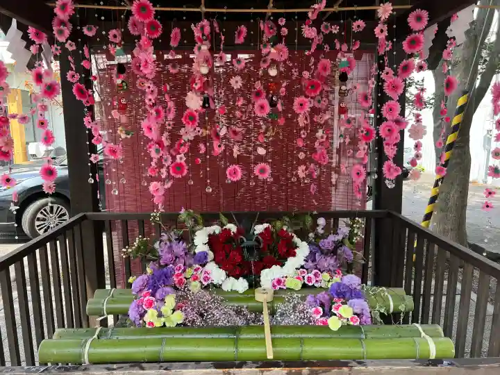 豊平神社の{uncategorized: "未分類", other: "その他", undefined: "問題あり", building: "その他建物", grave: "お墓", sacred_gate: "鳥居", guardian: "狛犬", statue: "像", buddha: "仏像", history: "歴史", nature: "自然", garden: "庭園", animal: "動物", pagoda: "塔", temizu: "手水舎", mountain_gate: "山門・神門", sanctuary: "本殿・本堂", subordinate: "末社・摂社", art: "芸術", scenery: "景色", jizo: "地蔵", ema: "絵馬", goshuin: "御朱印", omikuji: "おみくじ", items: "授与品その他", amulet: "お守り", goshuincho: "御朱印帳", eats: "食事", festival: "お祭り", votive_dance: "神楽", shichigosan: "七五三参", wedding: "結婚式", experience: "体験その他", initially: "初詣", around: "周辺", anti_infection: "感染症対策"}