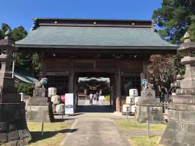 常陸第三宮　吉田神社の山門・神門