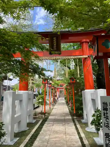 塚越稲荷神社の鳥居