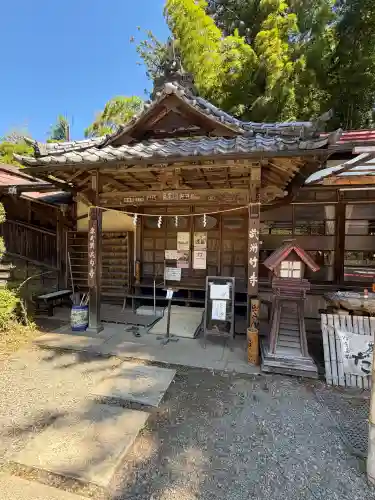 八王寺の{uncategorized: "未分類", other: "その他", undefined: "問題あり", building: "その他建物", grave: "お墓", sacred_gate: "鳥居", guardian: "狛犬", statue: "像", buddha: "仏像", history: "歴史", nature: "自然", garden: "庭園", animal: "動物", pagoda: "塔", temizu: "手水舎", mountain_gate: "山門・神門", sanctuary: "本殿・本堂", subordinate: "末社・摂社", art: "芸術", scenery: "景色", jizo: "地蔵", ema: "絵馬", goshuin: "御朱印", omikuji: "おみくじ", items: "授与品その他", amulet: "お守り", goshuincho: "御朱印帳", eats: "食事", festival: "お祭り", votive_dance: "神楽", shichigosan: "七五三参", wedding: "結婚式", experience: "体験その他", initially: "初詣", around: "周辺", anti_infection: "感染症対策"}