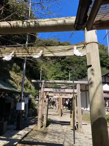 銭洗弁財天宇賀福神社の鳥居