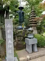 室泉寺の像