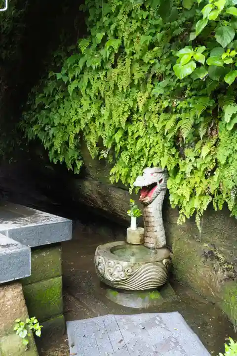 銭洗弁財天宇賀福神社(神奈川県)