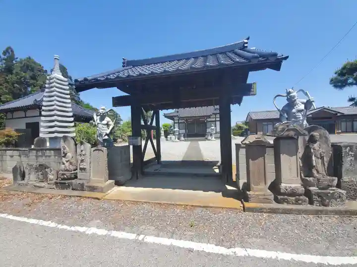 雷光寺の山門・神門