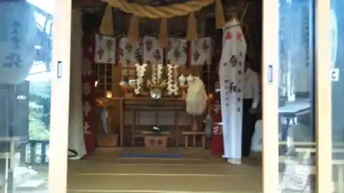 浅岸薬師神社の本殿