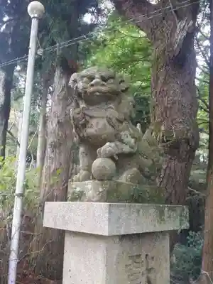 能勢妙見山（真如寺境外仏堂）の狛犬