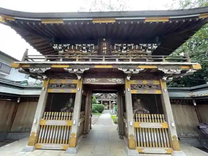 武蔵野稲荷神社の山門・神門
