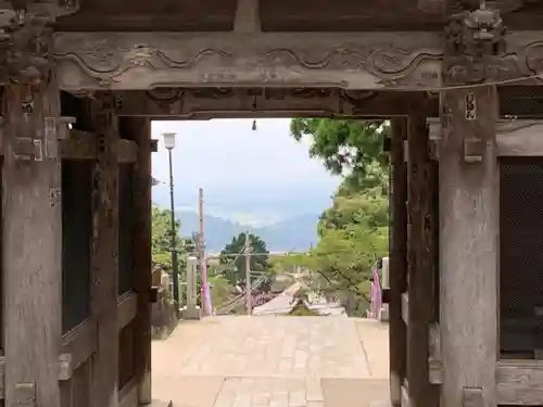 筑波山神社の山門・神門